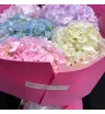 5 разноцветных гортензий в букете