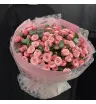 букет из 25 кустовых розовых роз с эвкалиптом