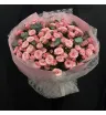 букет из 25 кустовых розовых роз с эвкалиптом