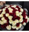 101 эквадорская роза красного и белого цвета в букете
