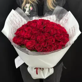 Букет из 51 красной кенийской розы без упаковки