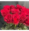 Букет из 15 красных эквадорских роз в упаковке