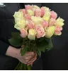 25 белых и розовых роз Кения в букете