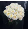 25 белых пионовидных роз Эквадор &bdquo;Кэнди Лайт&ldquo; в букете