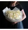 молочные французские розы в букете