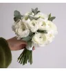 белые ранункулюсы с эвкалиптом букет невесты