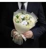 букет из белых альстромерий и хлопка
