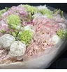 розовые гортензии, белые пионы и розовая эустома