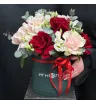 Композиция из французских роз и эустомы &laquo;Сияние Персии&raquo;