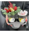 композиция из нобилиса, хлопка, шишек, декоративных шаров и конфет в кофейных стаканчиках