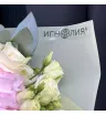 букет из белых роз,розовой гортензии и белой эустомы.
